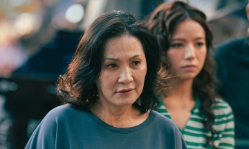 'Len Huong': Hong Dao transforms as a lonely mother