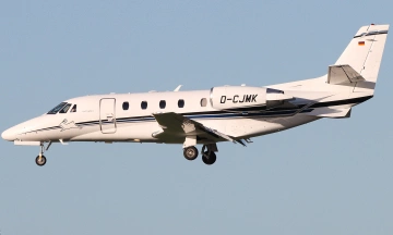 Passenger plane makes mistaken landing at US bomber base