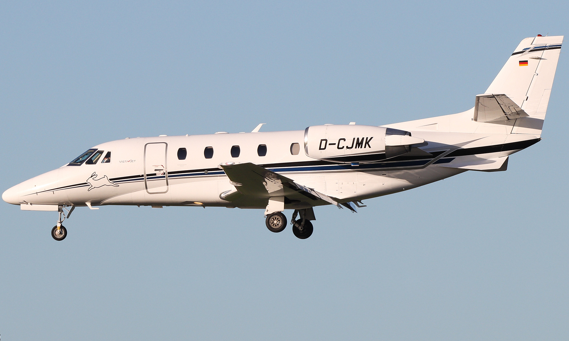 Passenger plane makes mistaken landing at US bomber base