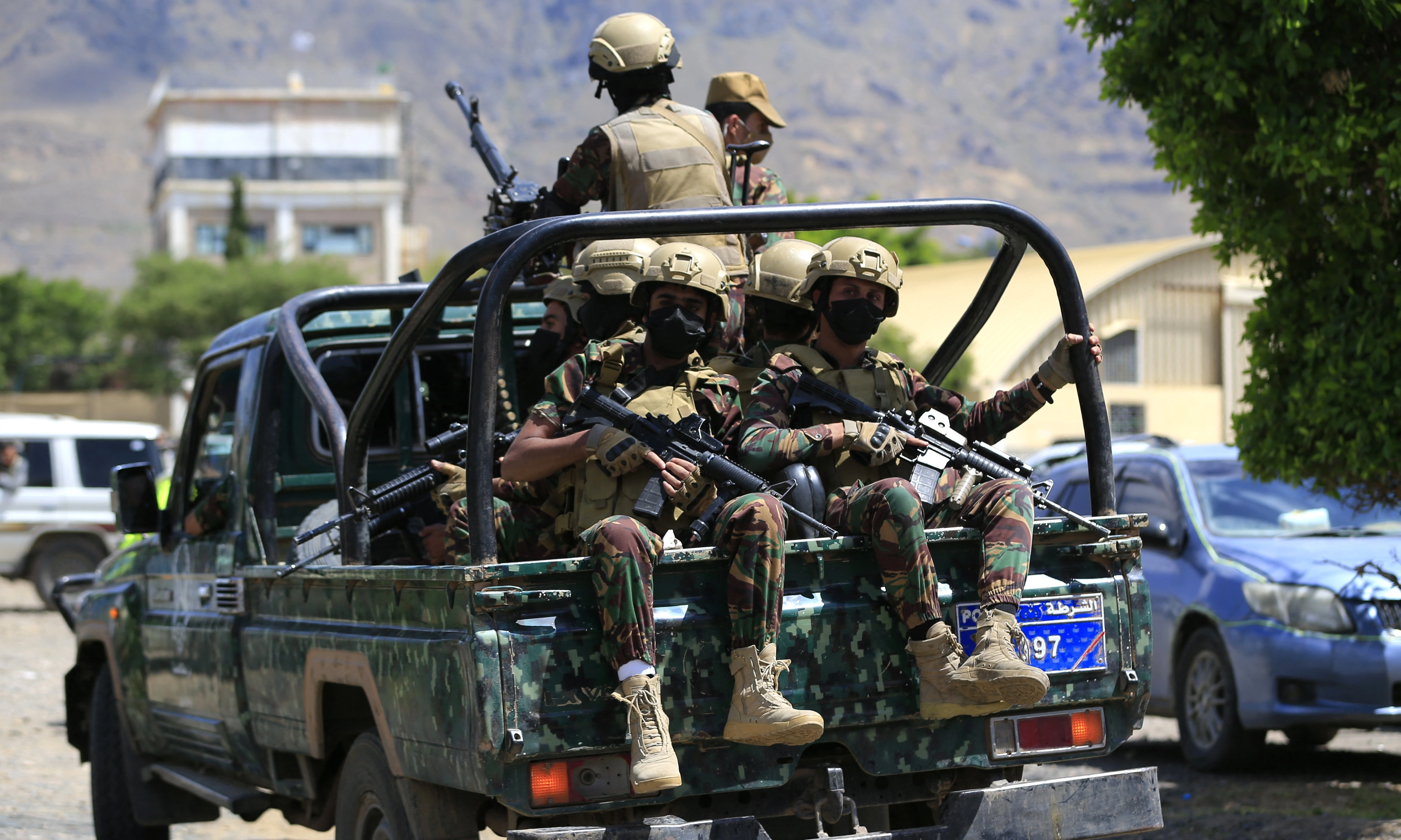 Saudi Arabia in a dilemma as Houthi advance