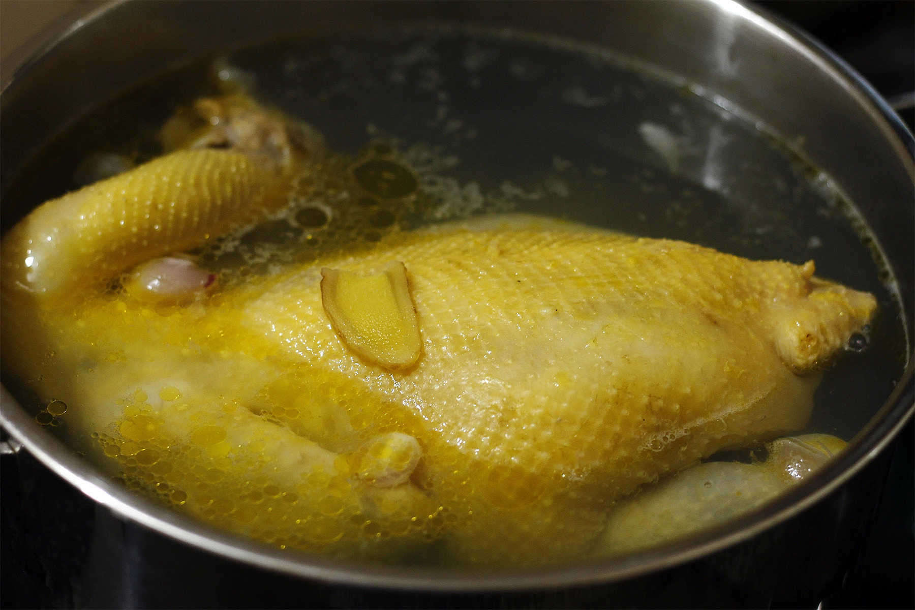 Is chicken truly incompatible with shrimp, garlic, and Vietnamese coriander?