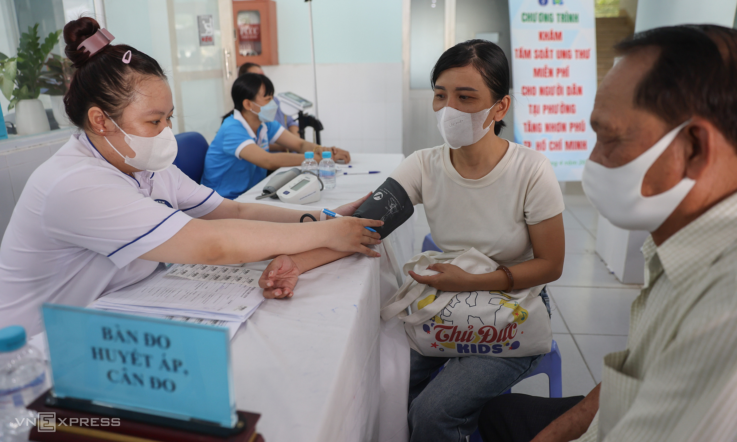 Ho Chi Minh City health stations to partner with major hospitals to enhance treatment quality