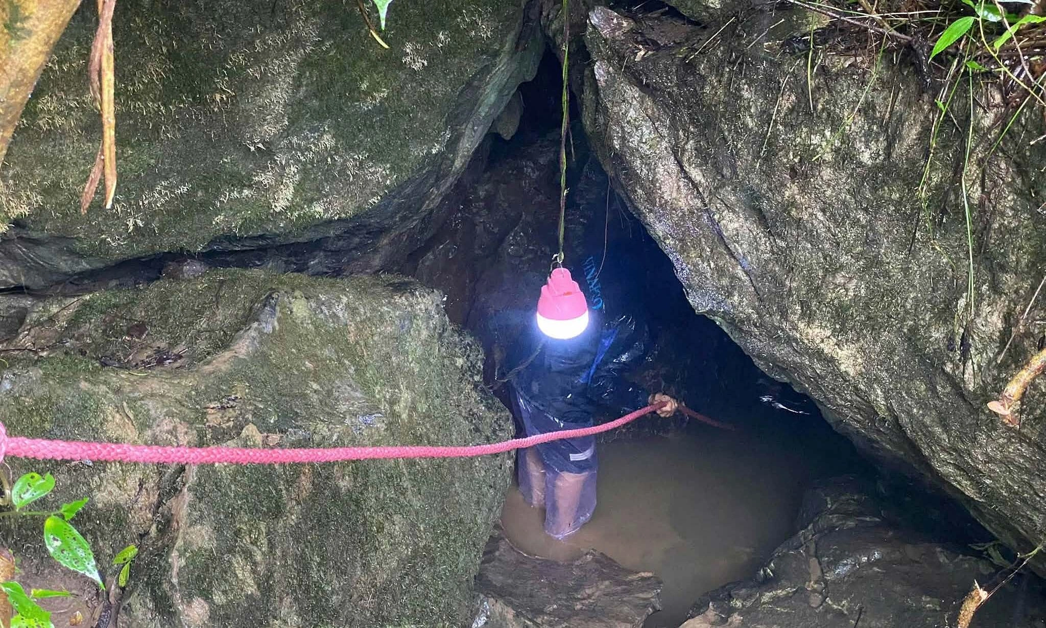 Three individuals rescued after three-day ordeal in Phu Tho cave