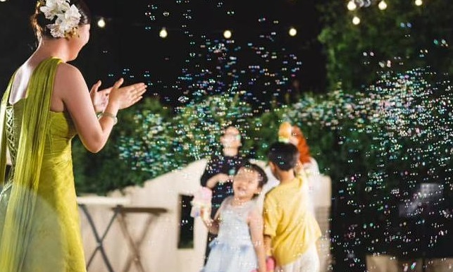 Customers and photographer sue over bad wedding photos