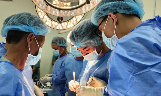 Forgotten stent for five years covered in calculus, requiring two surgeries