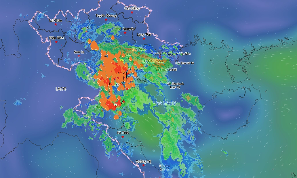 Ha Noi and many provinces continue to experience heavy rain