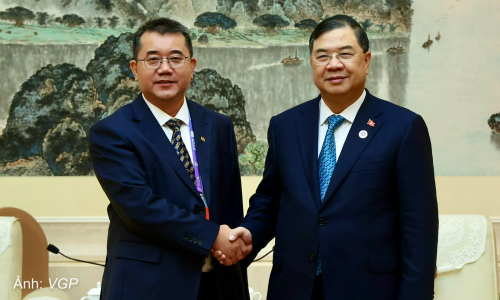 Chinese corporations eye energy, railway investments in Vietnam
