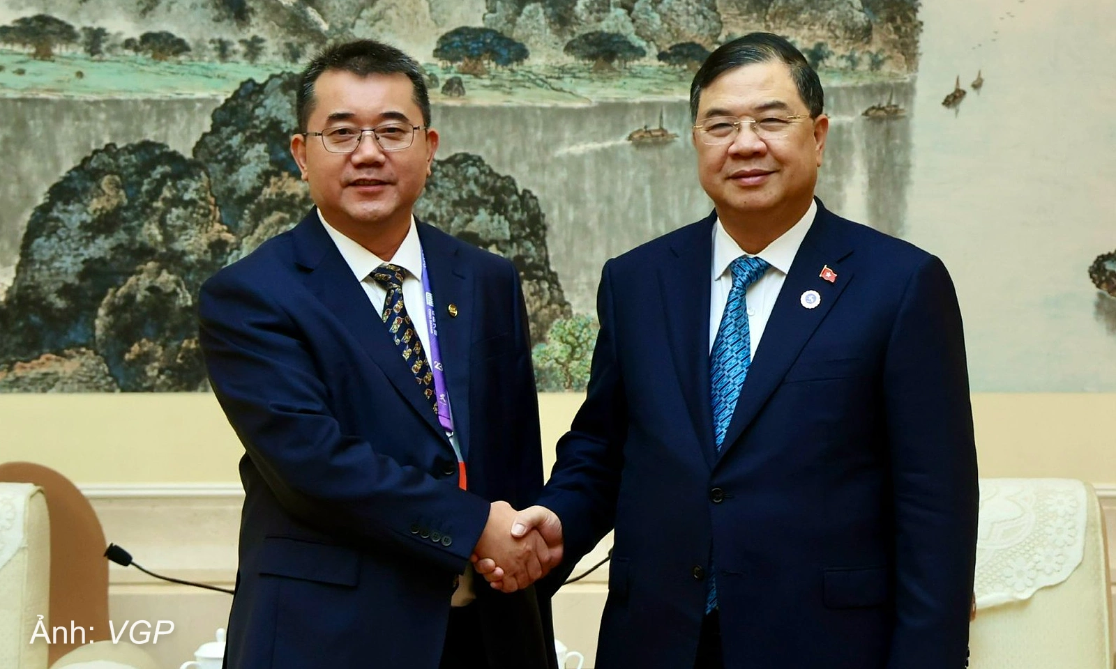 Chinese corporations eye energy, railway investments in Vietnam