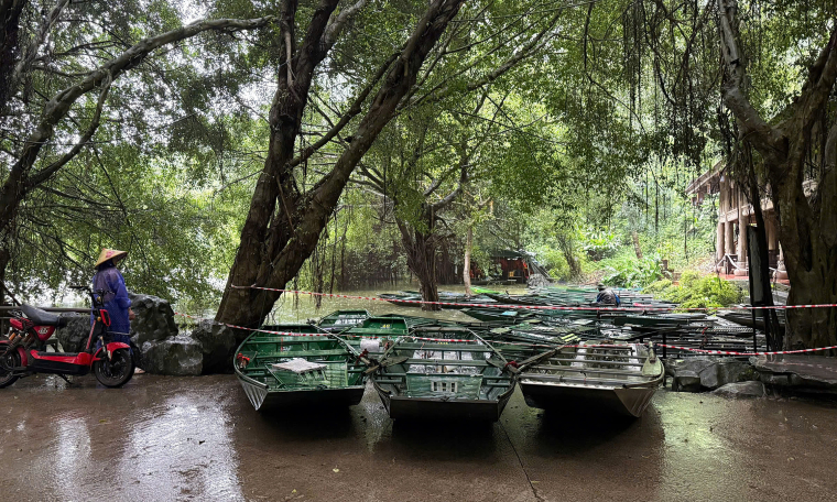 Ninh Binh halts many tourist attractions due to heavy rain