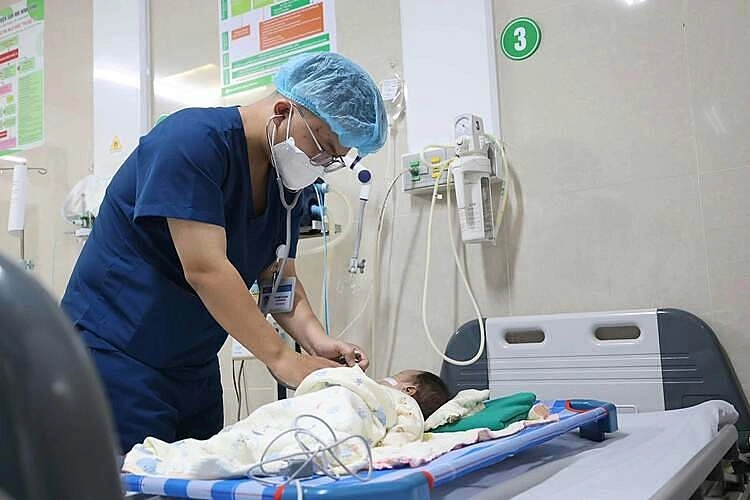 Infant in critical condition, airway perforated after family mistakenly administers acid