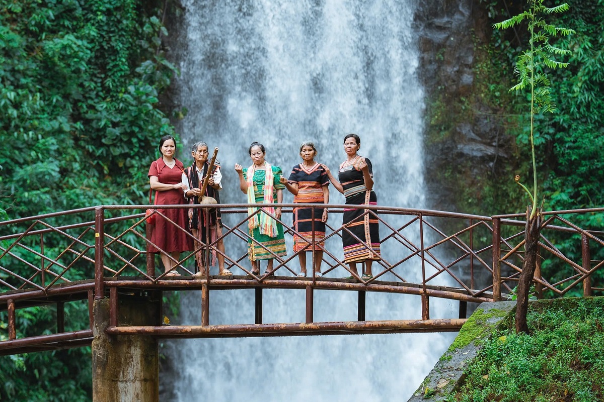 Proposal to invest 800 billion VND for MICE tourism at Pa Sy waterfall