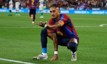 Raphinha nets hat-trick in Barca's 7-2 victory