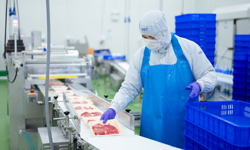 Niku-Ichi operates japanese-style chilled fresh beef model