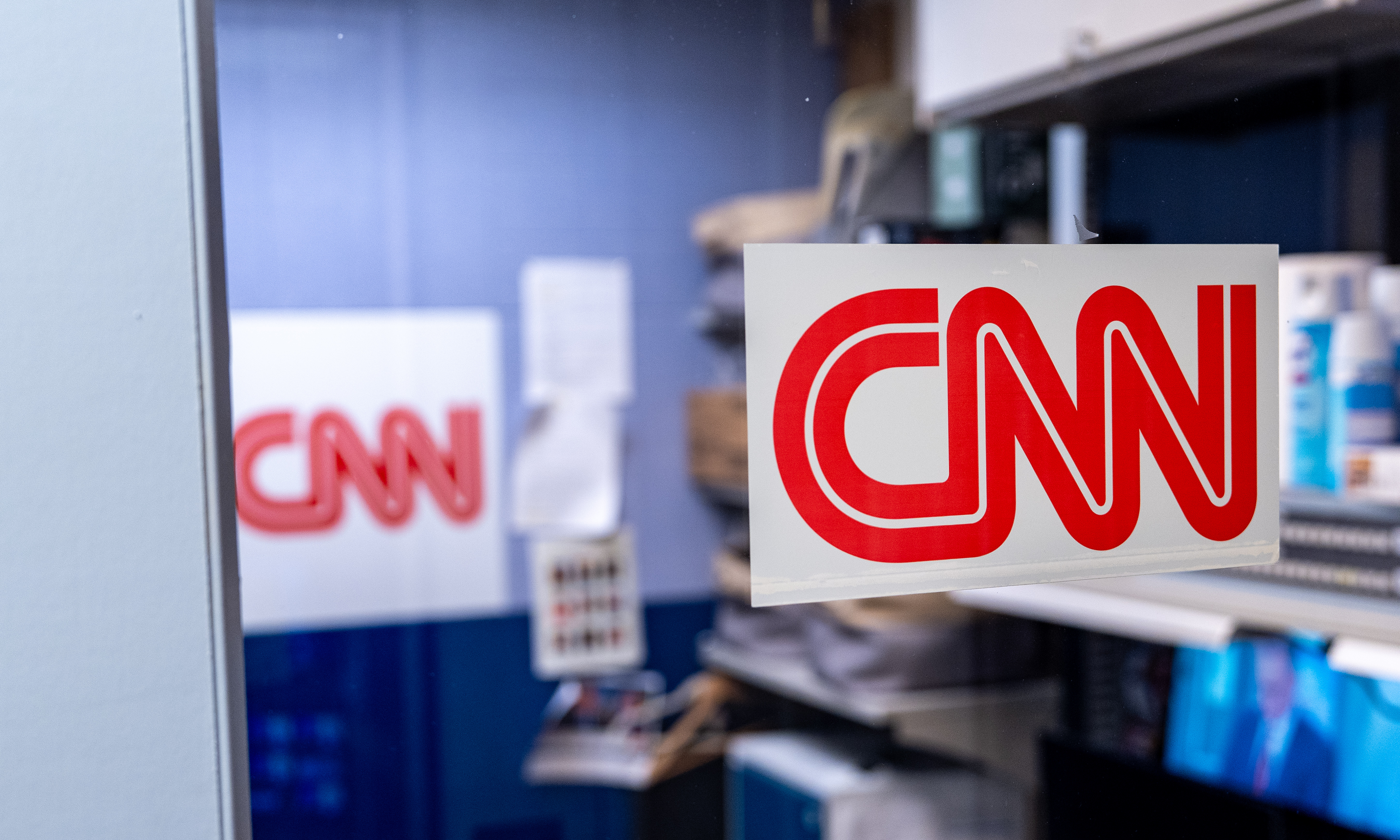 Trump bans CNN from White House