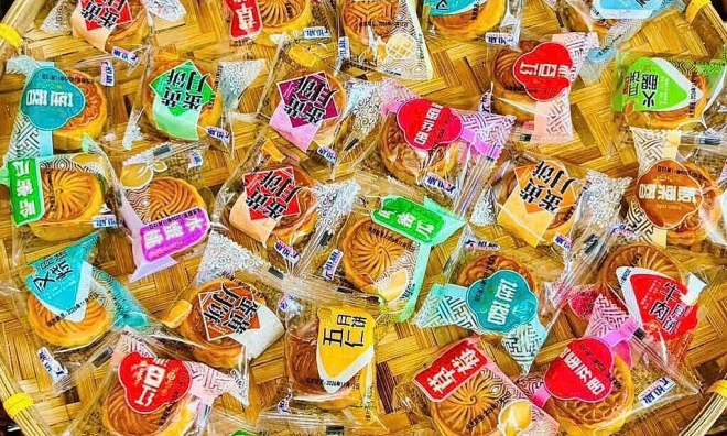 Chinese mooncakes at 'ultra-low' prices