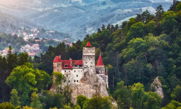 5 famous world tourist attractions that aren't entirely 'authentic'