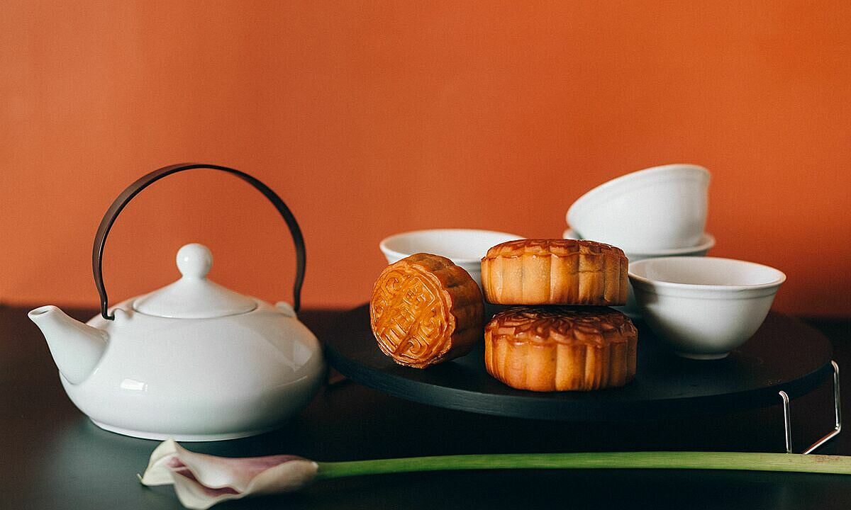 Eating half a mooncake still leads to weight gain - doctor reveals little-known nutritional trap