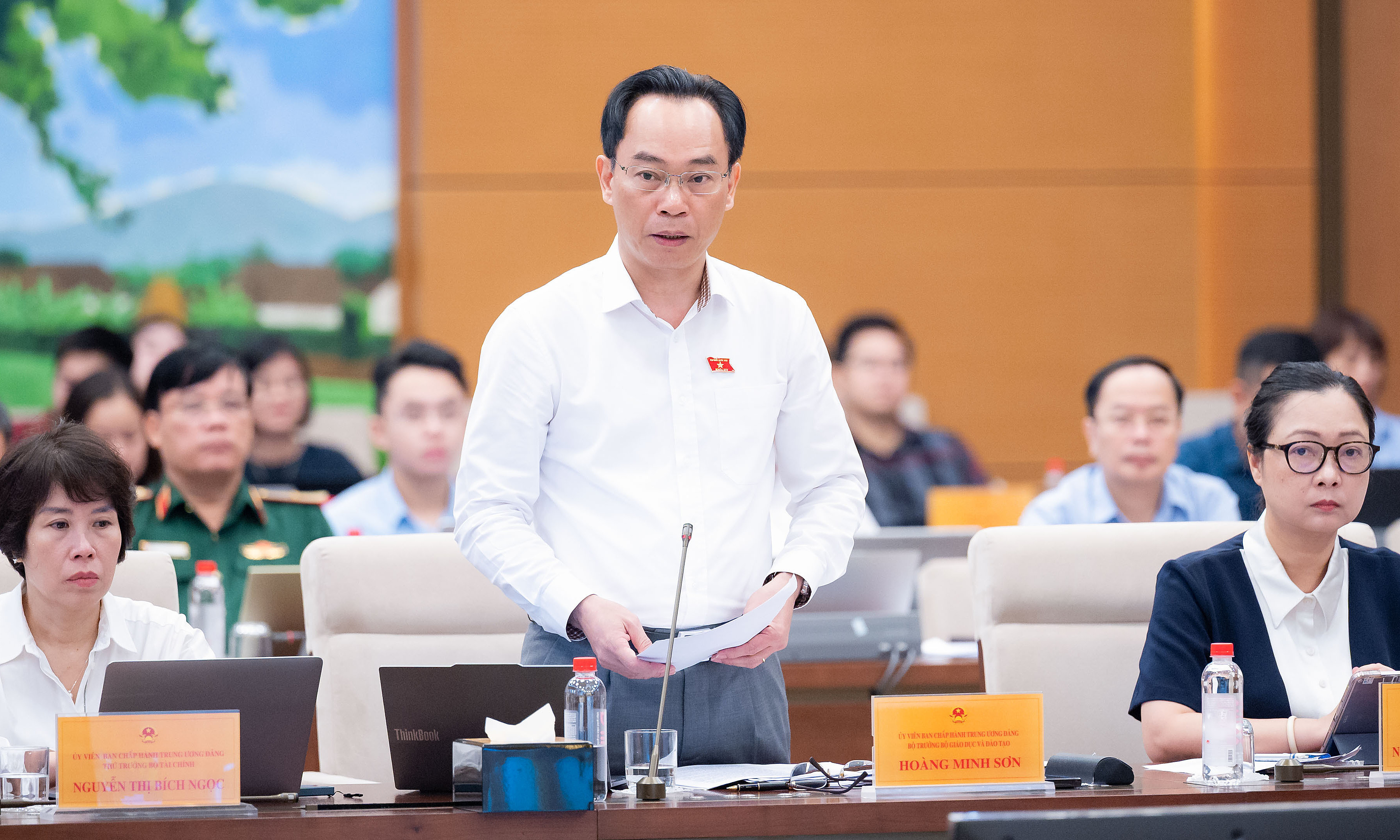 Minister Hoang Minh Son: 'We are seriously learning from the experience of textbook shortages'