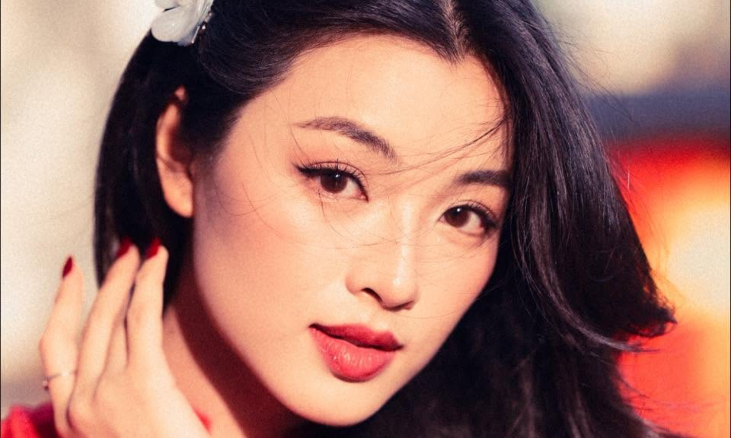 Lan Thy 'Em va Trinh': The 28-year-old's beauty and journey