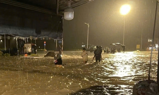 Dong Nai residential areas deeply flooded after heavy rain