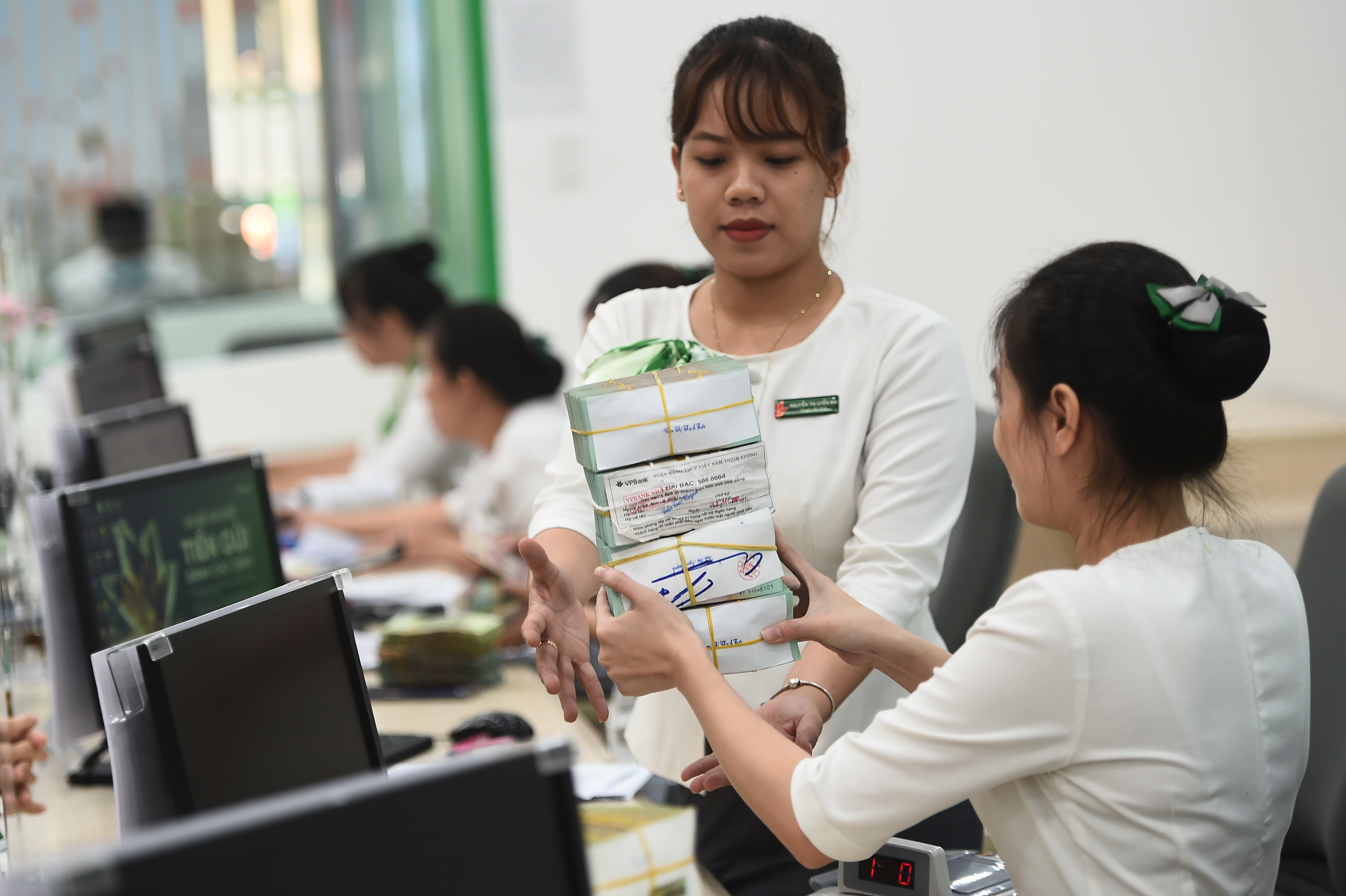 Average lending interest rate rises to 10.7% annually