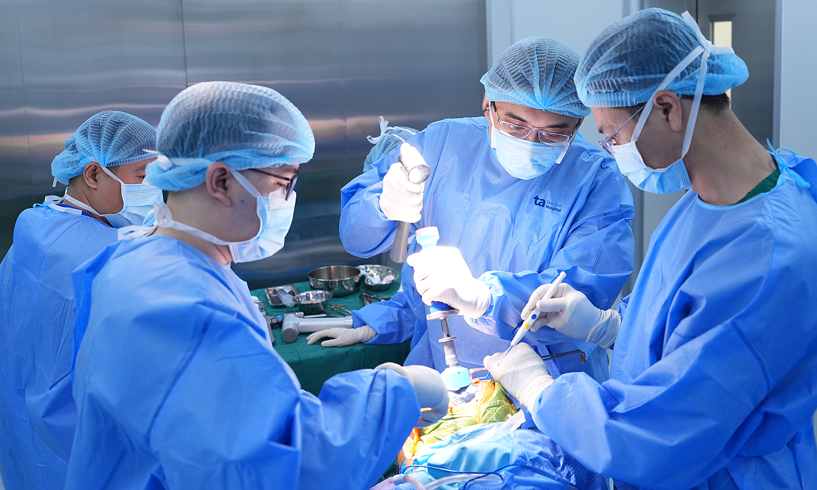 Left knee replacement for woman with paralyzed right leg