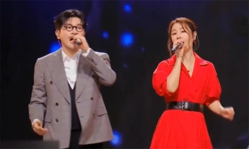 Lam Tam Nhu, To Huu Bang perform 'Tan Dong Song Ly Biet' music