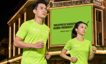 VnExpress Marathon Hanoi Midnight 2026 race kit: minimalist design for night run