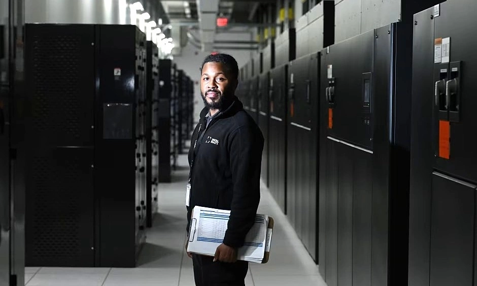 The 30,000-step workday of a US data center engineer