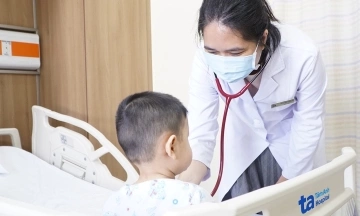 Does a child with a green phlegm cough need antibiotics?