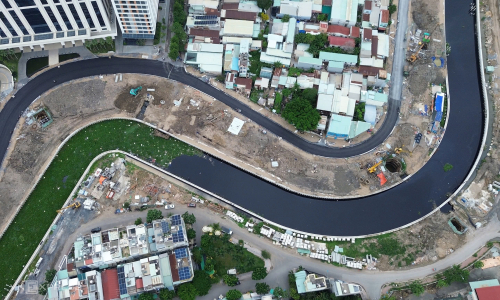 1.4 km road along Xuyen Tam Canal opens to traffic