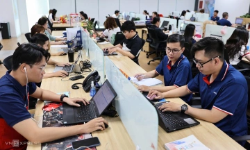 Workers use AI for 6 hours, spend 6,4 more hours 'managing' it