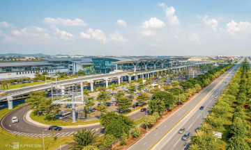 Vietnam has two airports among the world's best-connected hubs