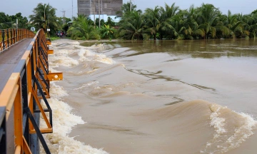 Downstream Binh Thuan areas flood, residents evacuate