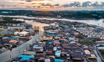 Life in the world's largest water village