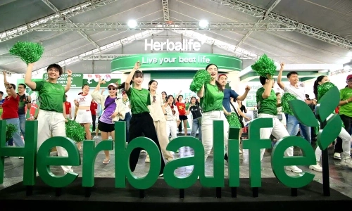 Many gifts await runners at VnExpress Marathon Nghe An 2026 expo