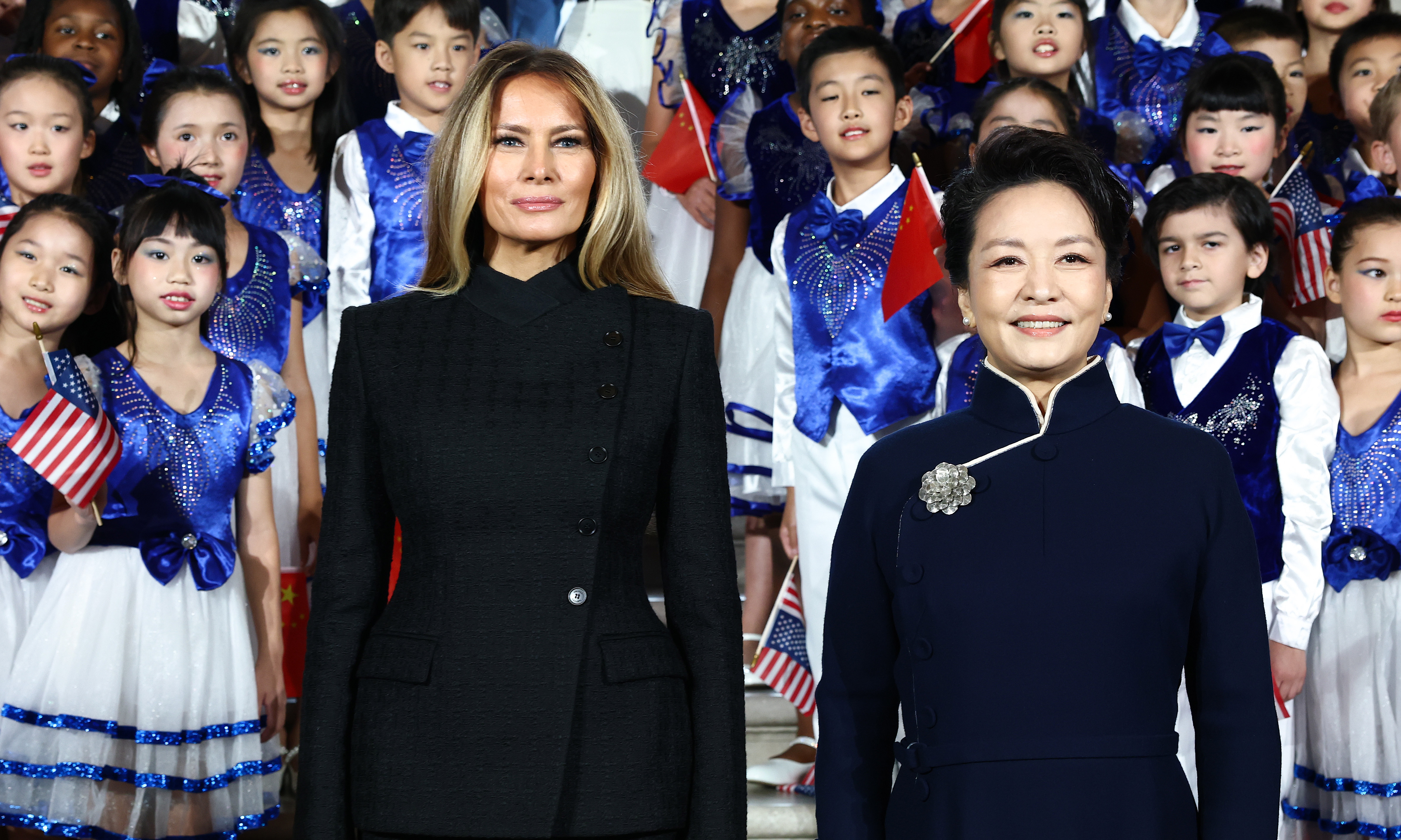 US and Chinese leaders' wives visit museum