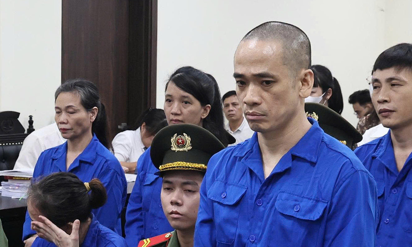Siblings illegally transfer 520 million USD to China using fake documents