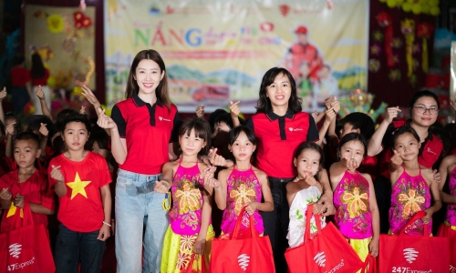 1,300 border students in Dien Bien celebrate early Mid-Autumn Festival