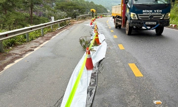 Mimosa pass, a gateway to Da Lat, has a 40 m long road crack