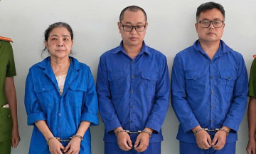 Three arrested for illegally printing 21,000 books
