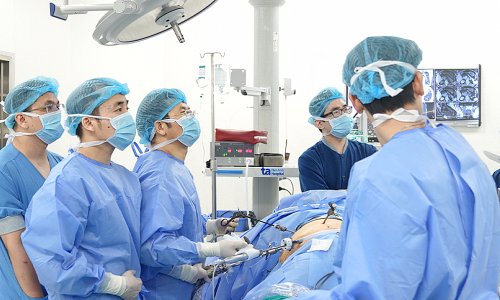 Hypertension, myocarditis caused by adrenal medulla tumor