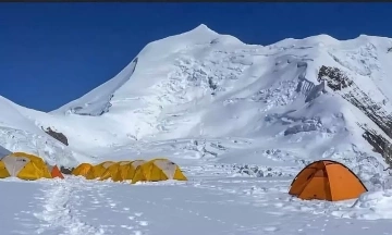 Avalanche in Nepal, at least 10 people missing