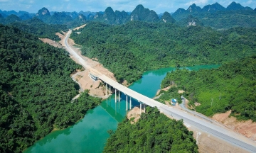 Proposal for temporary operation of 62 km of expressway through Lang Son, Cao Bang for Tet