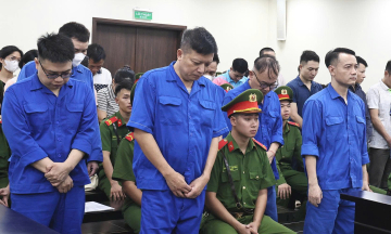 Former police officer sentenced to 12 years in prison for 3.5 billion VND fake milk "case-fixing" scam