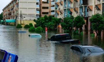 South Korean tourist suspected of being swept away by floodwaters in Thailand