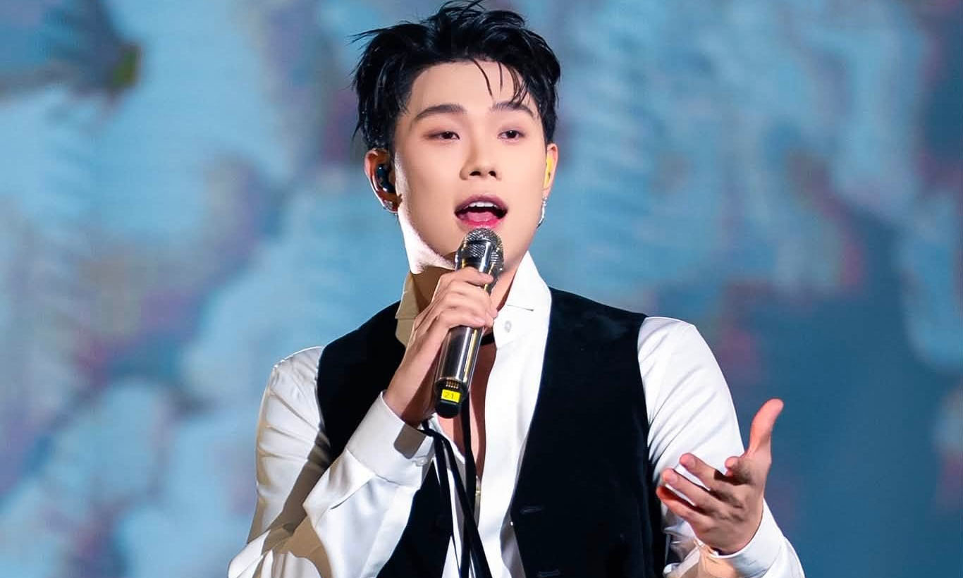 Duong Domic, leading contender for 'Tinh ha say hi' champion