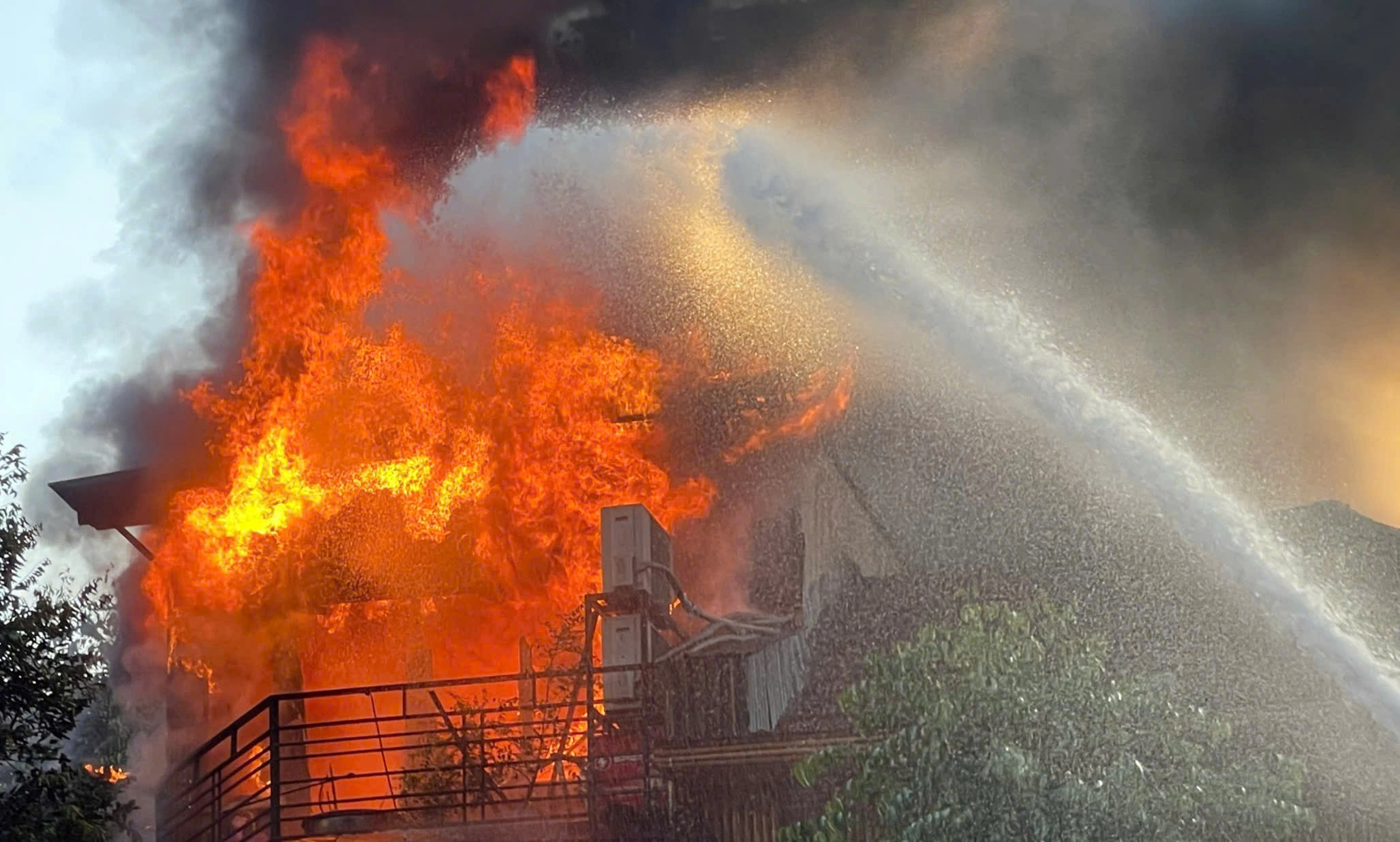 Fire at restaurant in central Hanoi