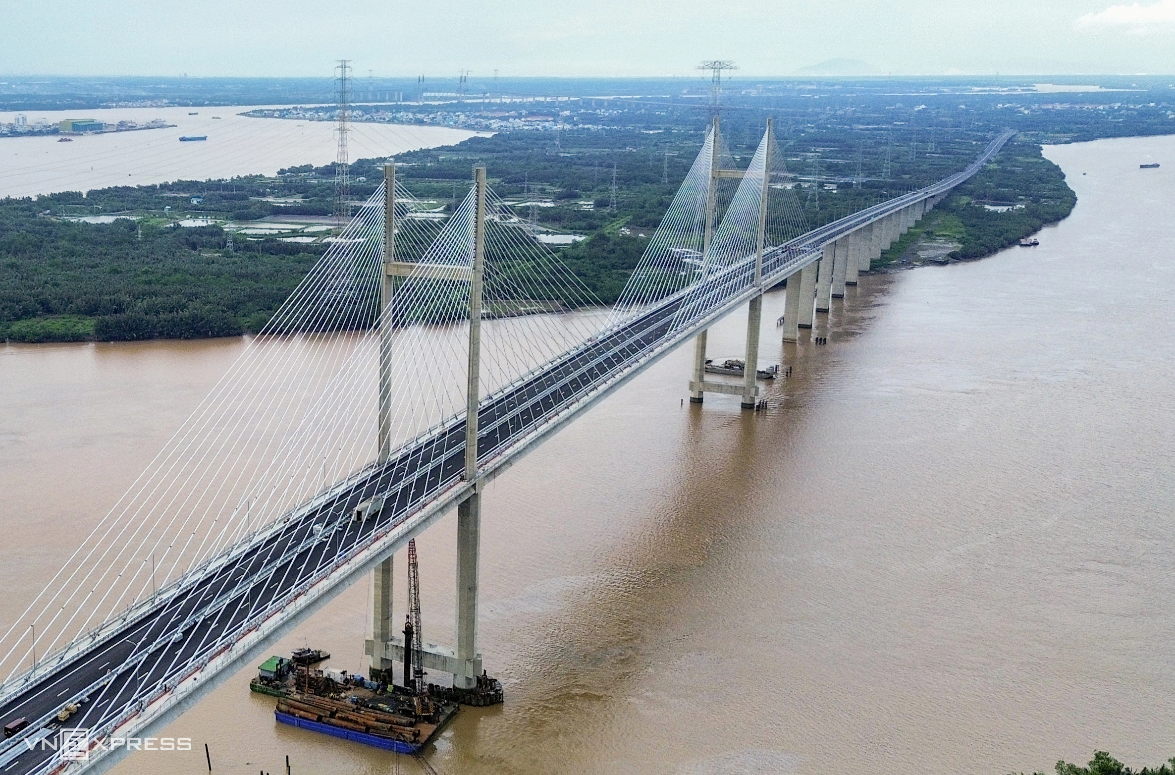 How much does it cost to travel the entire ben luc - long thanh expressway?
