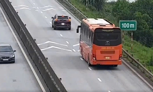 Adding 0-50-100 m signs does not resolve safe distance issues